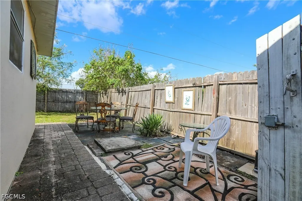 907 Laredo Avenue Lehigh Acres FL 33936