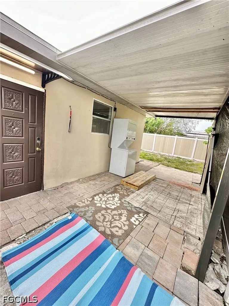 907 Laredo Avenue Lehigh Acres FL 33936
