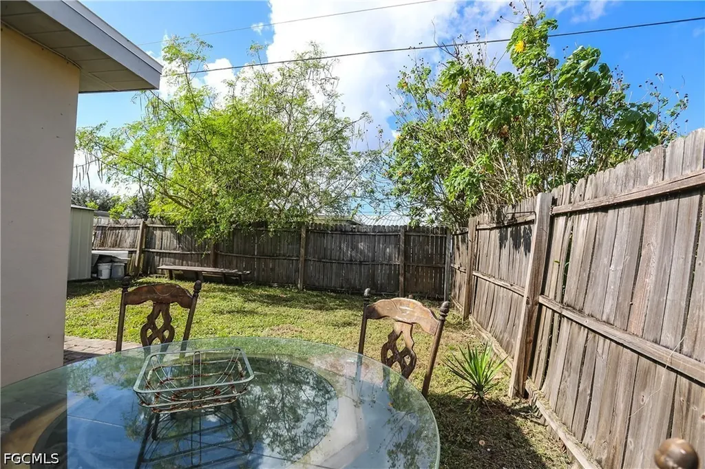 907 Laredo Avenue Lehigh Acres FL 33936