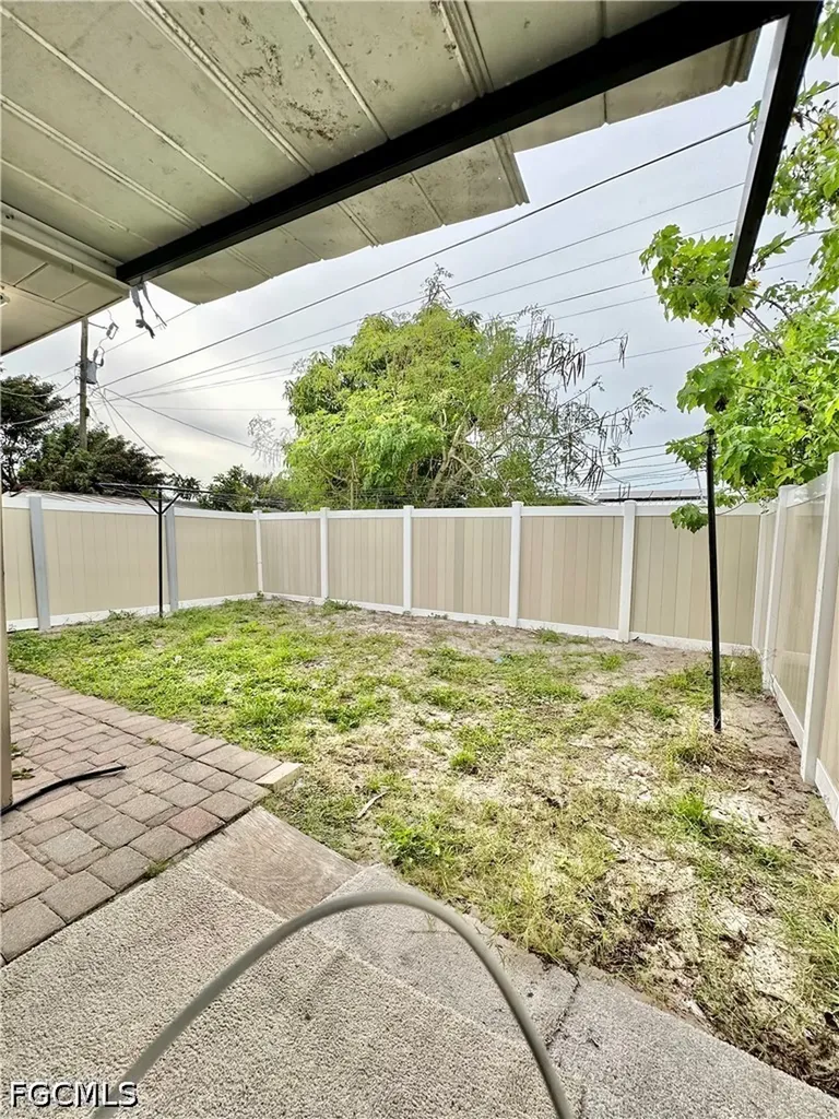 907 Laredo Avenue Lehigh Acres FL 33936