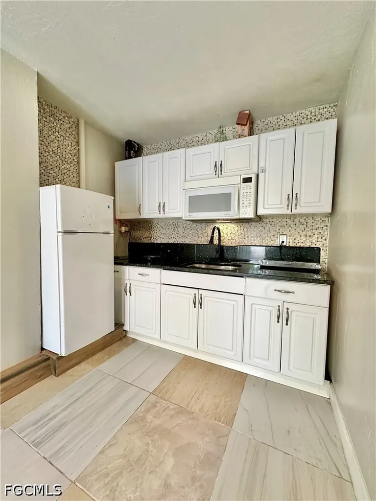 907 Laredo Avenue Lehigh Acres FL 33936