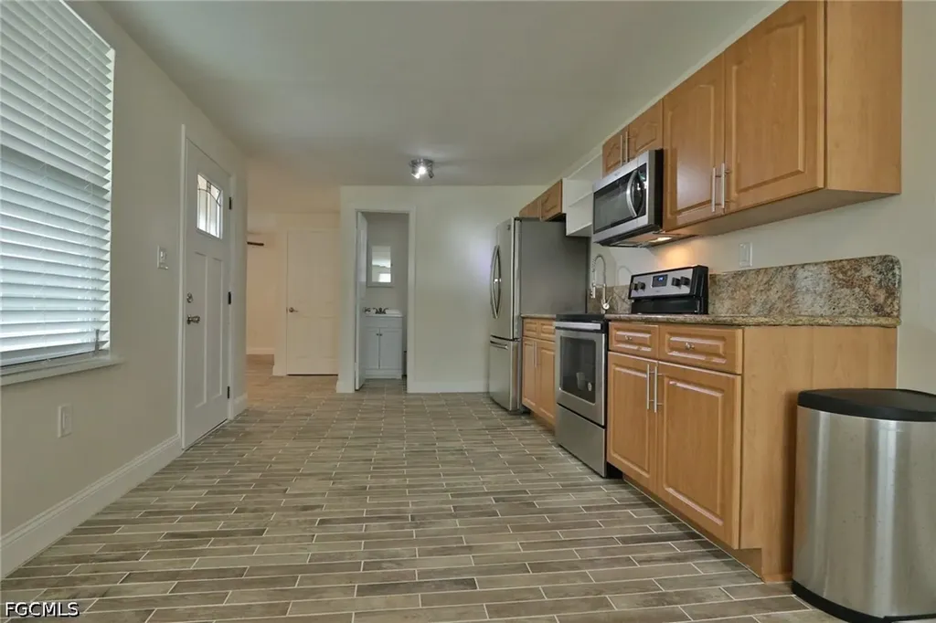11 California Road Lehigh Acres FL 33936