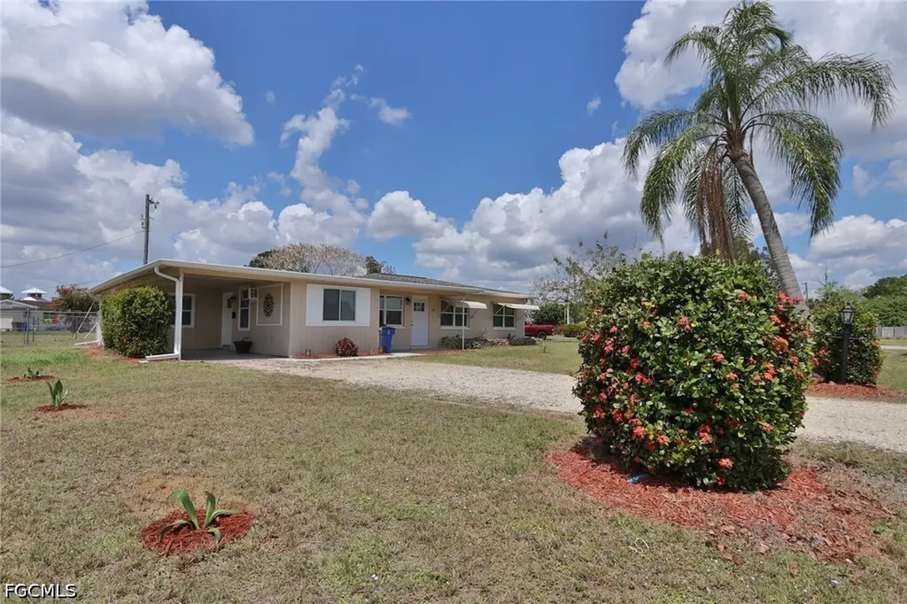 11 California Road Lehigh Acres FL 33936