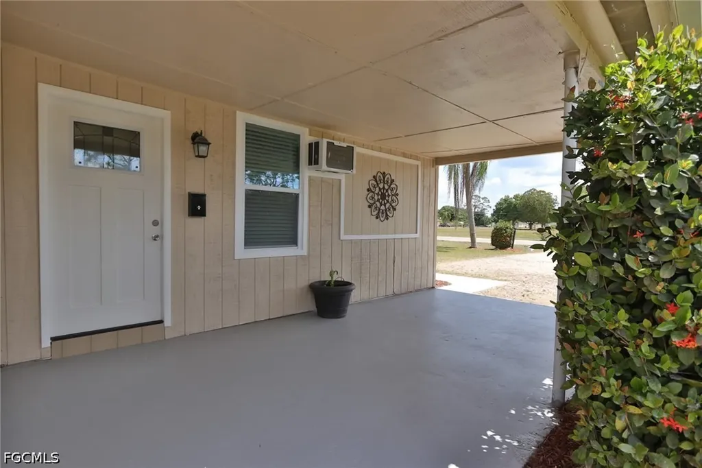 11 California Road Lehigh Acres FL 33936