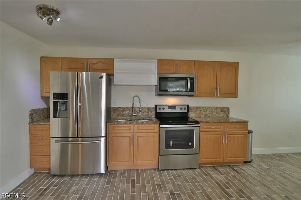 11 California Road Lehigh Acres FL 33936