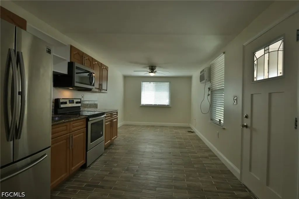11 California Road Lehigh Acres FL 33936