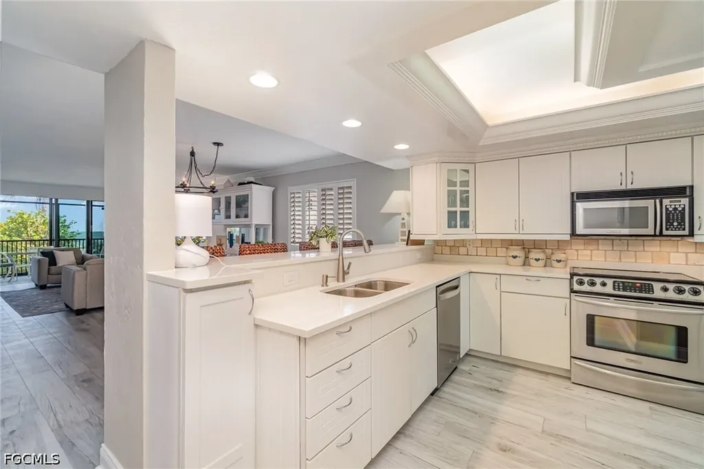 1299 Middle Gulf Drive Sanibel FL 33957
