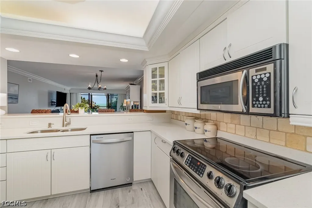 1299 Middle Gulf Drive Sanibel FL 33957