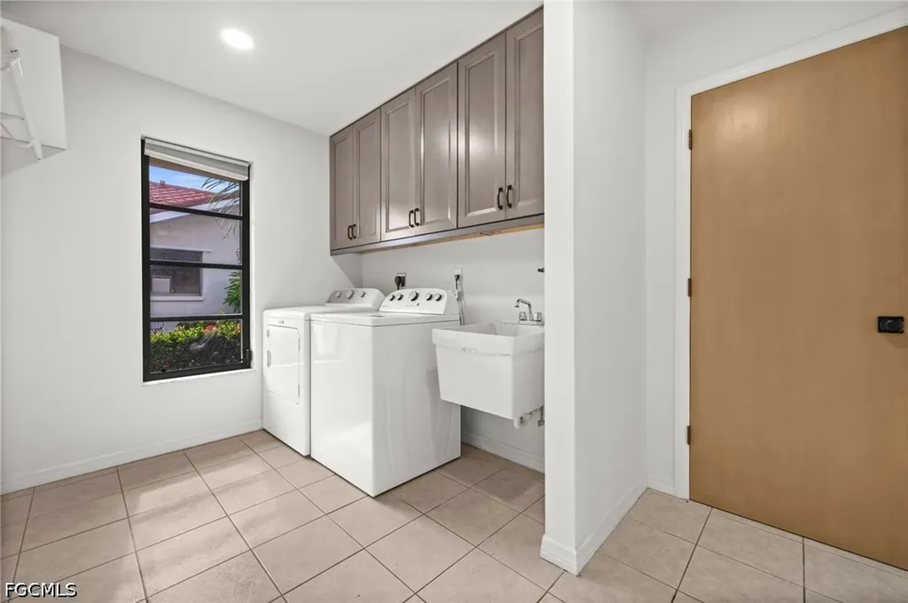 1216 SW 53rd Street Cape Coral FL 33914