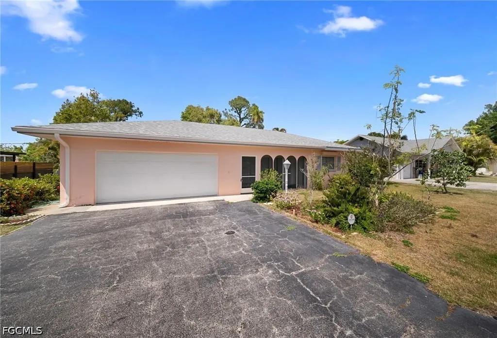 2225 Dover Avenue Fort Myers FL 33907