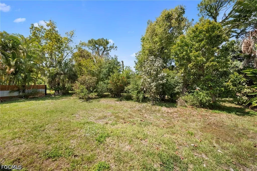 2225 Dover Avenue Fort Myers FL 33907