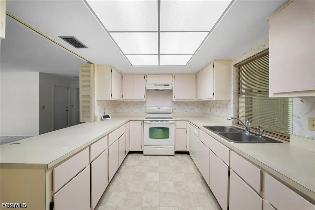 2225 Dover Avenue Fort Myers FL 33907
