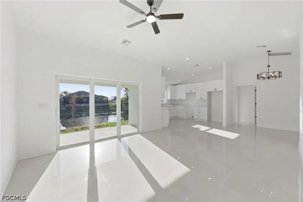 2105 NE 1st Avenue Cape Coral FL 33909