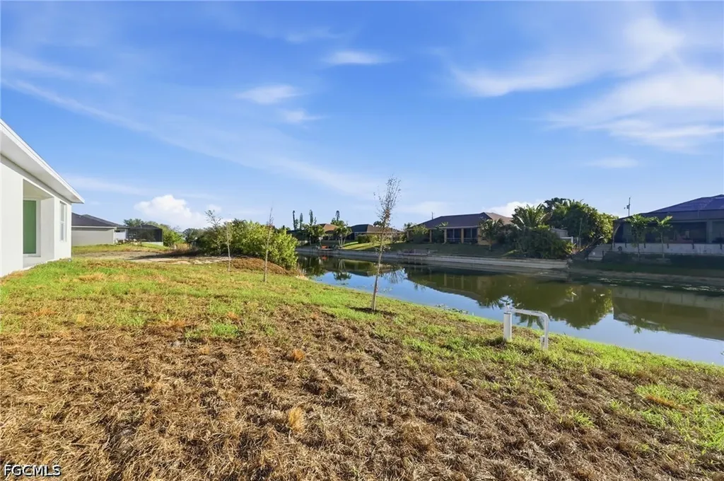 2105 NE 1st Avenue Cape Coral FL 33909