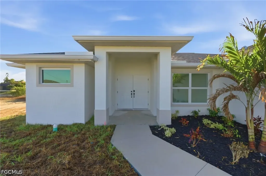 2105 NE 1st Avenue Cape Coral FL 33909