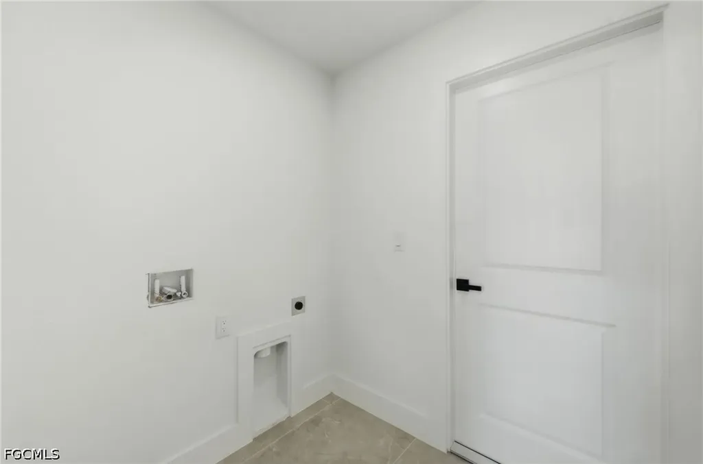 2105 NE 1st Avenue Cape Coral FL 33909