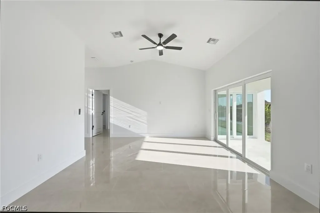 2105 NE 1st Avenue Cape Coral FL 33909