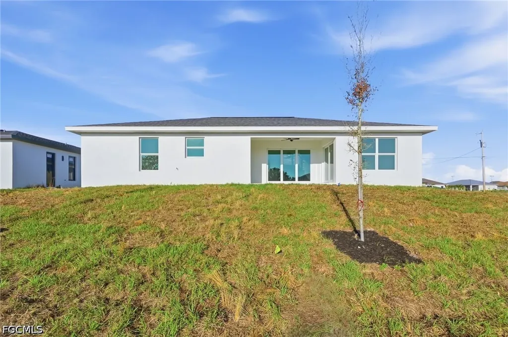 2105 NE 1st Avenue Cape Coral FL 33909