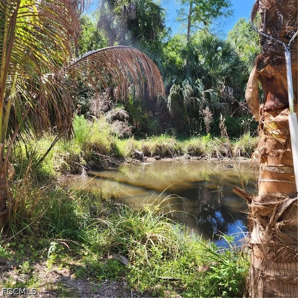 381 8th Street NE Naples FL 34120