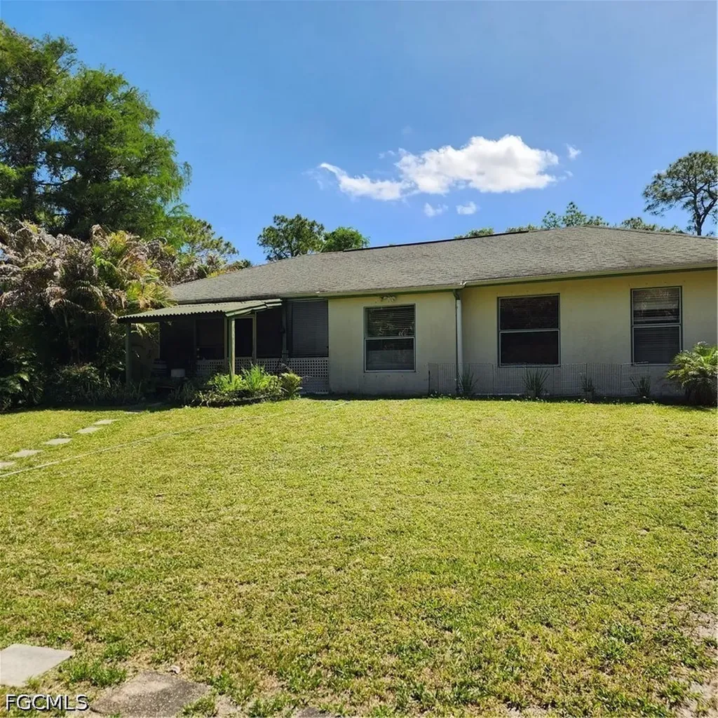 381 8th Street NE Naples FL 34120