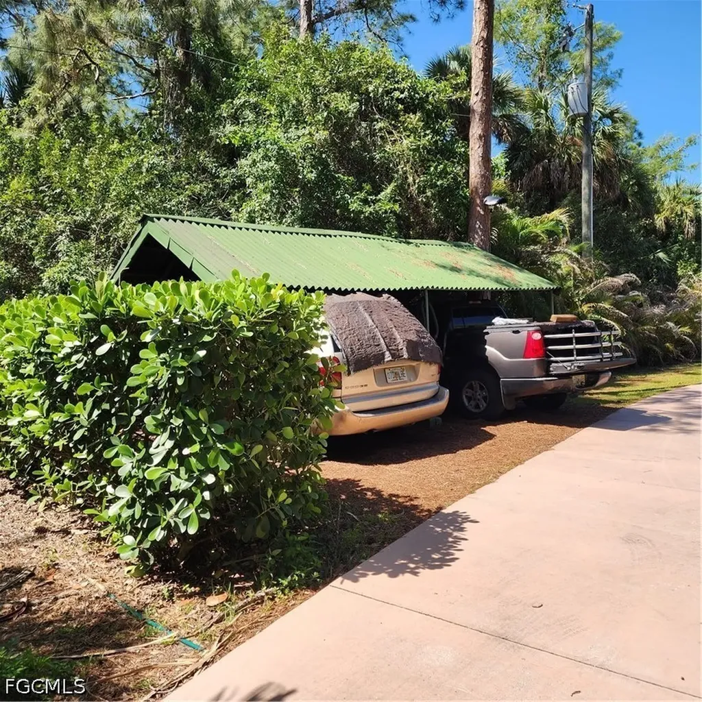 381 8th Street NE Naples FL 34120