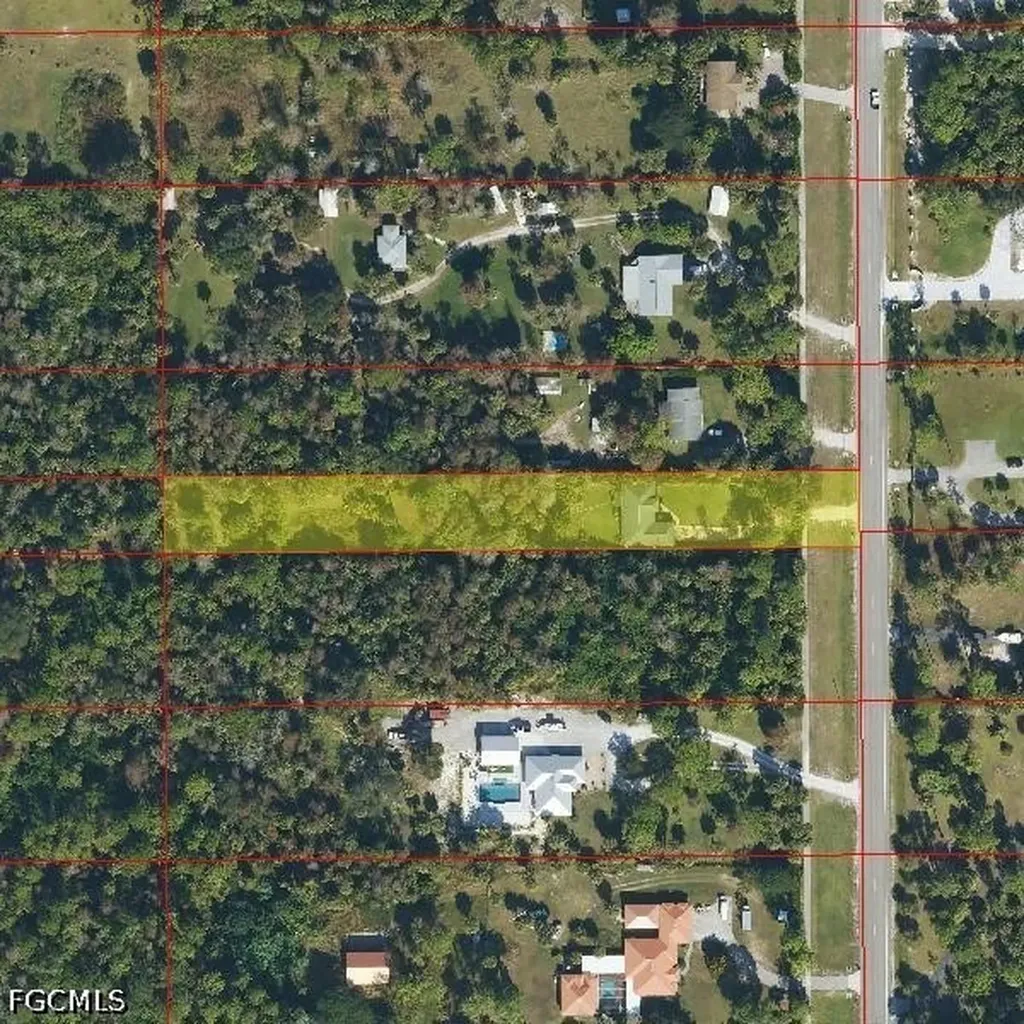 381 8th Street NE Naples FL 34120