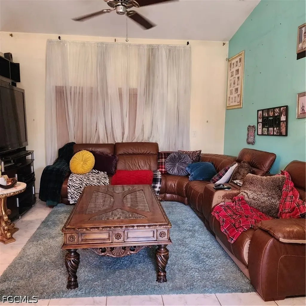 381 8th Street NE Naples FL 34120