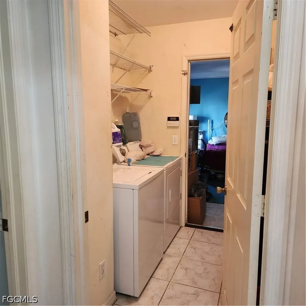 381 8th Street NE Naples FL 34120