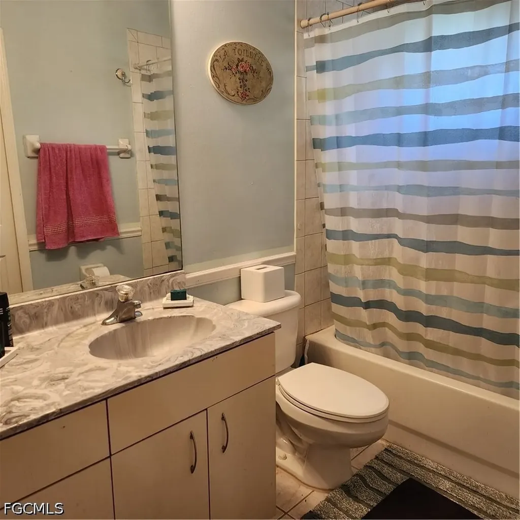 381 8th Street NE Naples FL 34120