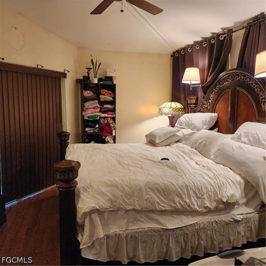 381 8th Street NE Naples FL 34120