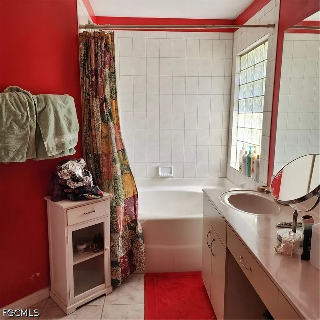 381 8th Street NE Naples FL 34120