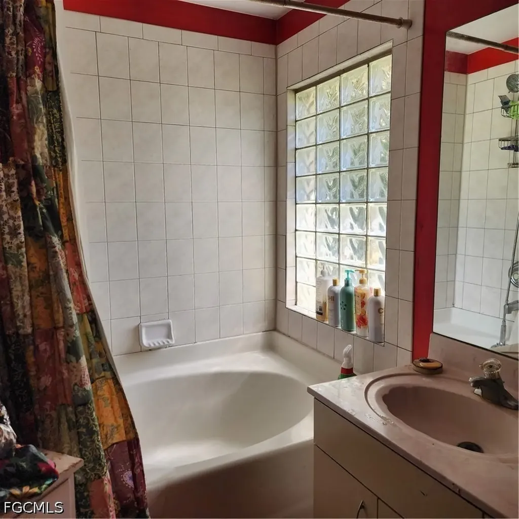 381 8th Street NE Naples FL 34120