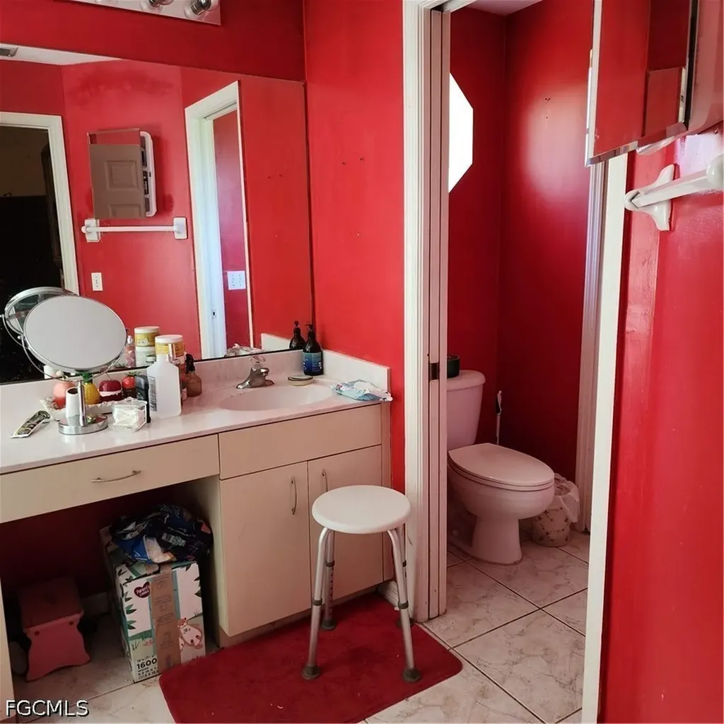 381 8th Street NE Naples FL 34120