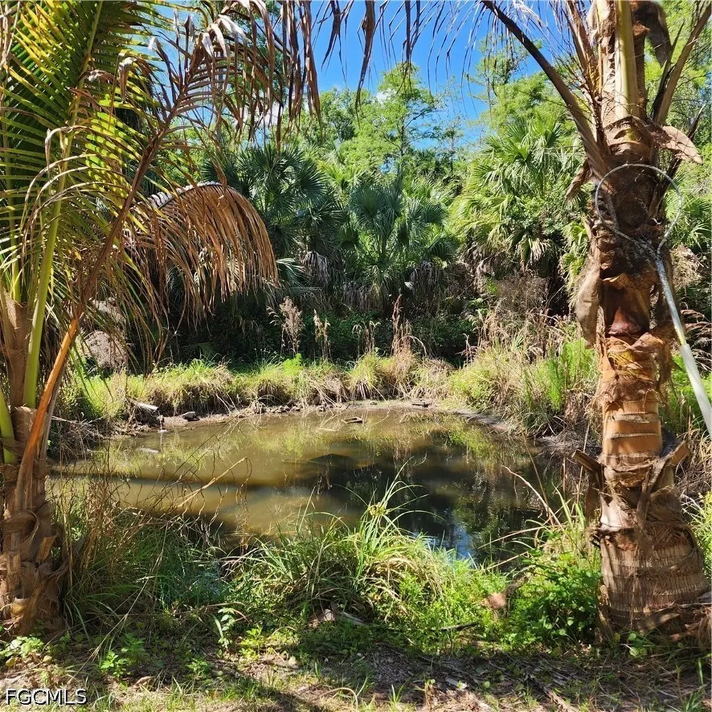 381 8th Street NE Naples FL 34120