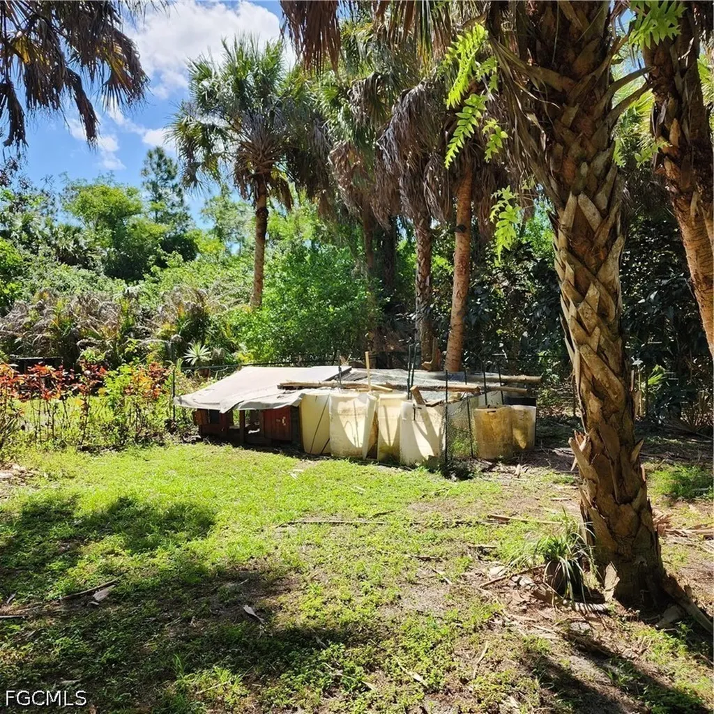 381 8th Street NE Naples FL 34120
