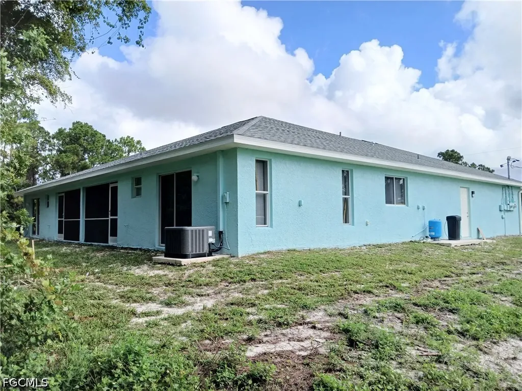 4613/4615 29th Street SW Lehigh Acres FL 33973