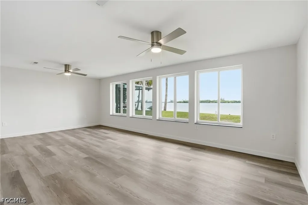 4867 E Riverside Drive Fort Myers FL 33905