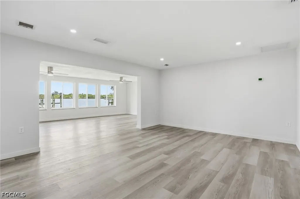 4867 E Riverside Drive Fort Myers FL 33905