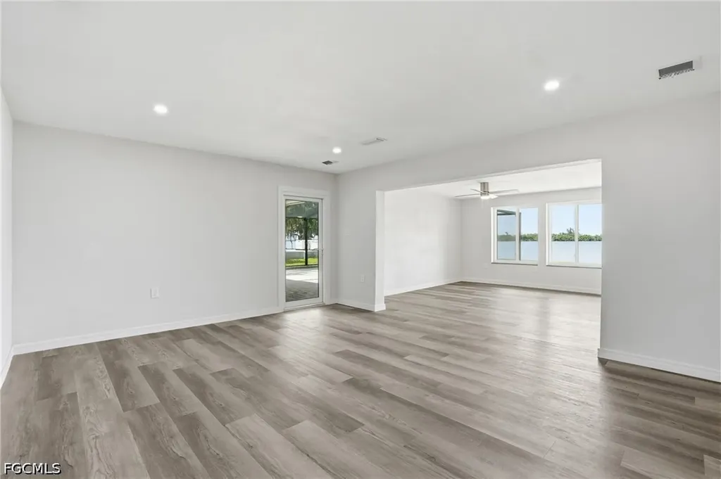 4867 E Riverside Drive Fort Myers FL 33905