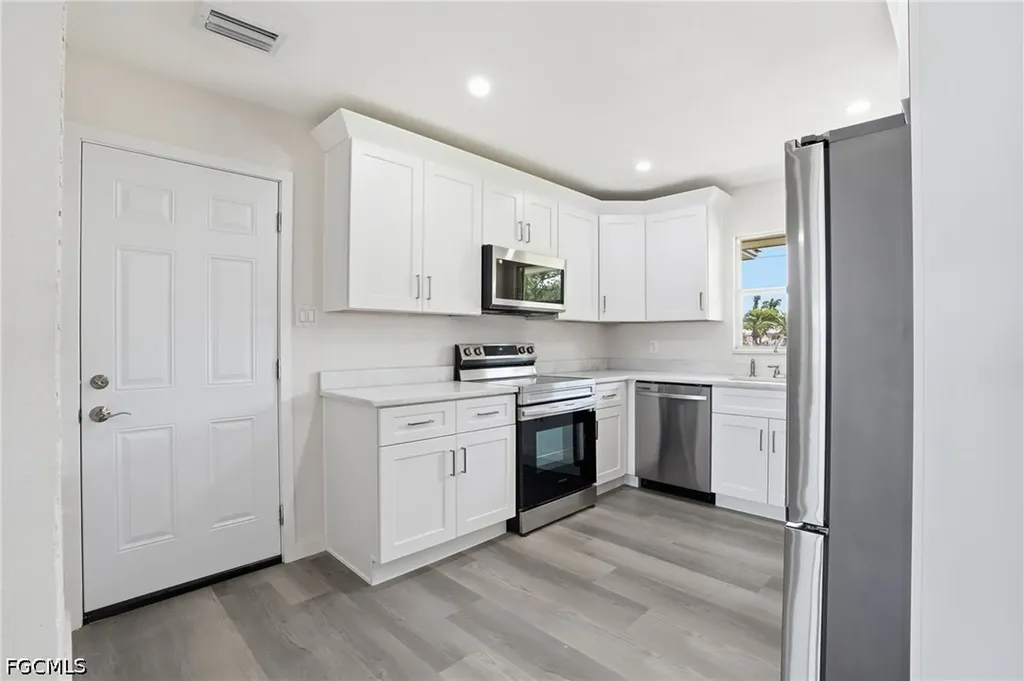4867 E Riverside Drive Fort Myers FL 33905