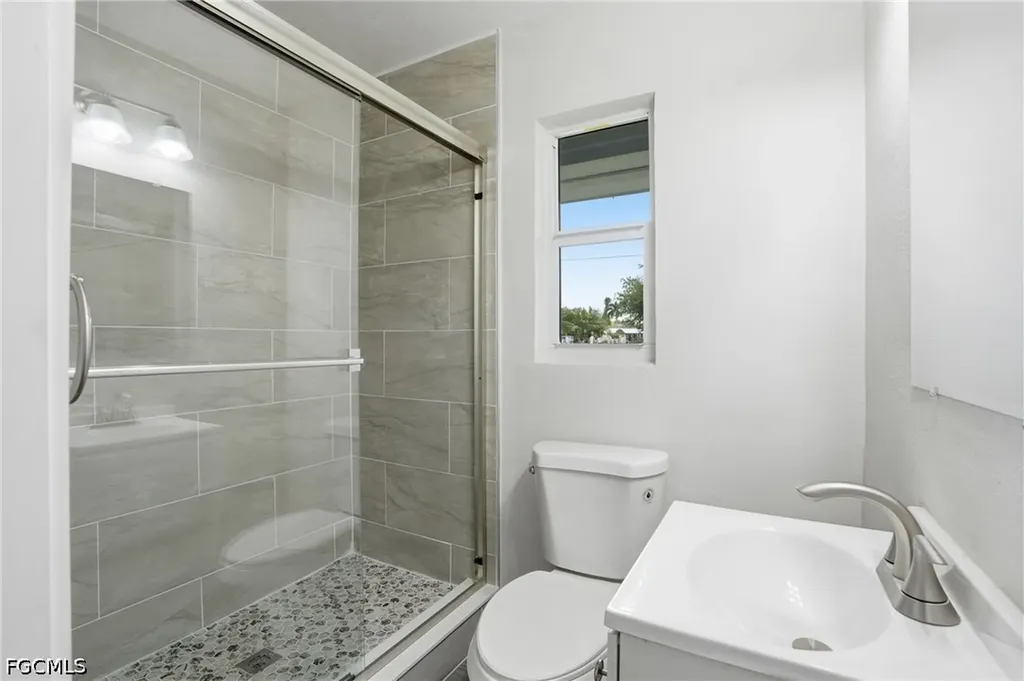4867 E Riverside Drive Fort Myers FL 33905