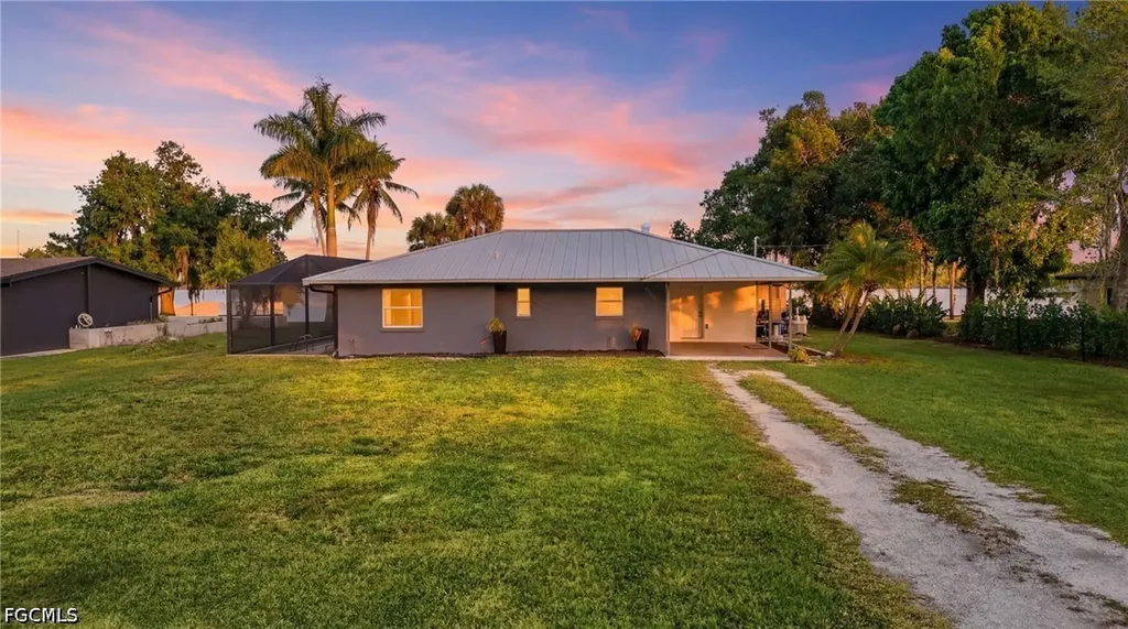 4867 E Riverside Drive Fort Myers FL 33905