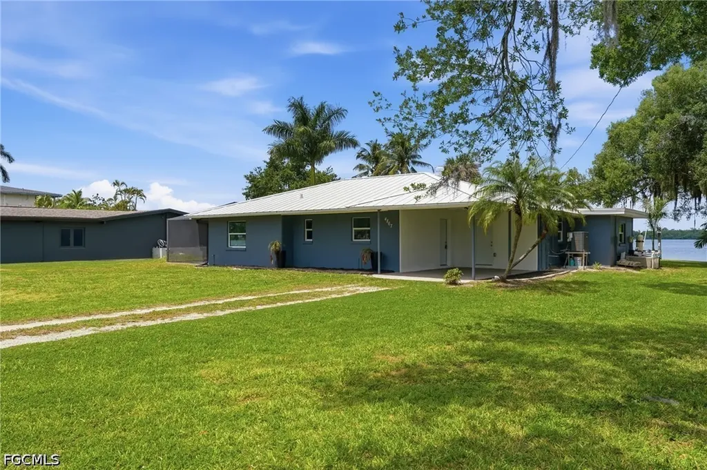 4867 E Riverside Drive Fort Myers FL 33905