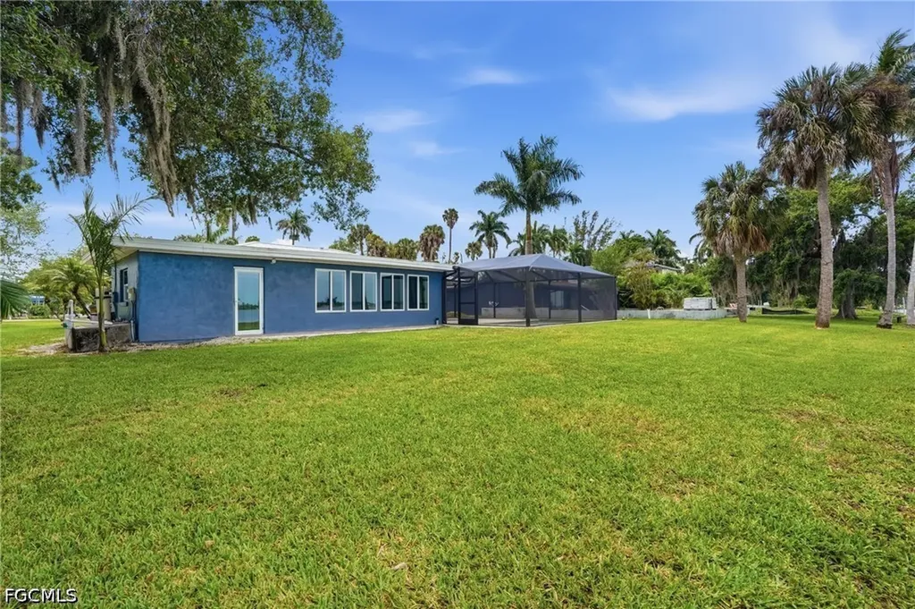 4867 E Riverside Drive Fort Myers FL 33905