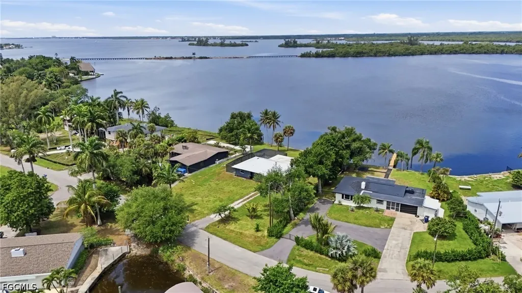4867 E Riverside Drive Fort Myers FL 33905
