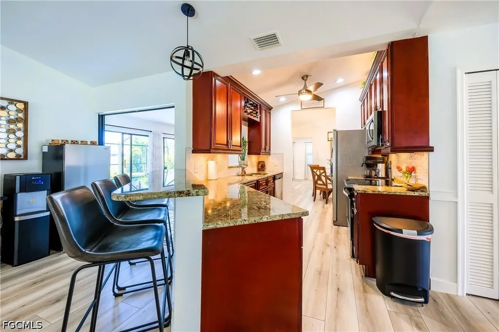 420 SW 37th Street Cape Coral FL 33914