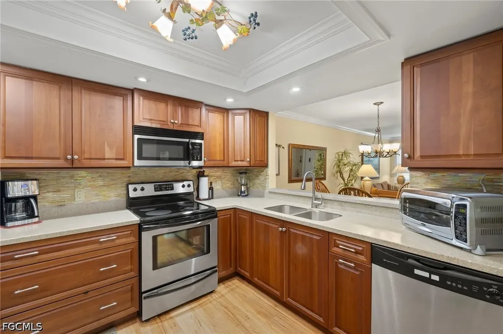 8411 Charter Club Circle Fort Myers FL 33919