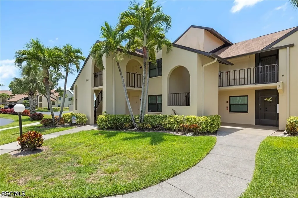 8411 Charter Club Circle Fort Myers FL 33919