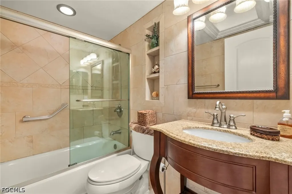 8411 Charter Club Circle Fort Myers FL 33919