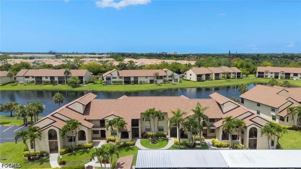 8411 Charter Club Circle Fort Myers FL 33919